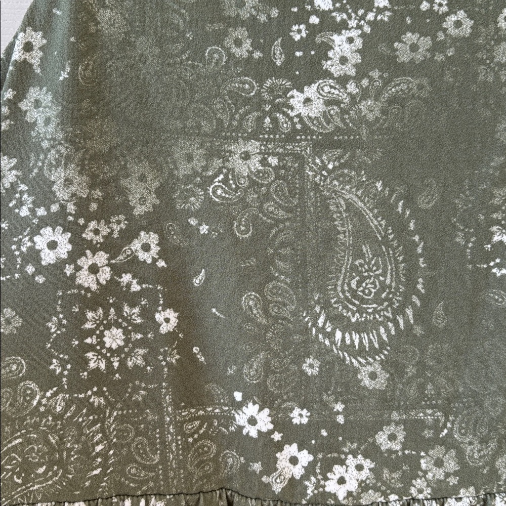 Green White Floral Maxi Dress - Picture 6 of 6